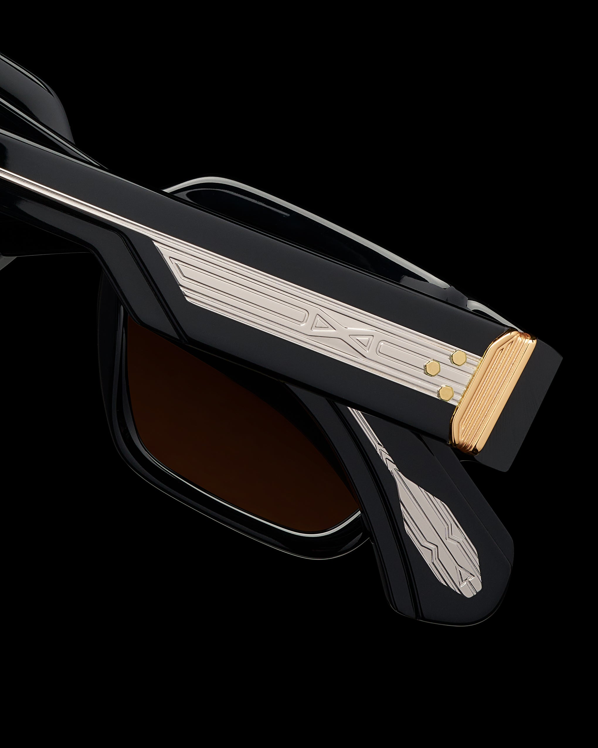 files/SIAN_THENRI_Black_Designer_Sunglasses_Creative_035_a4913cb4-f1a4-4dad-859a-21a6ab872447.jpg