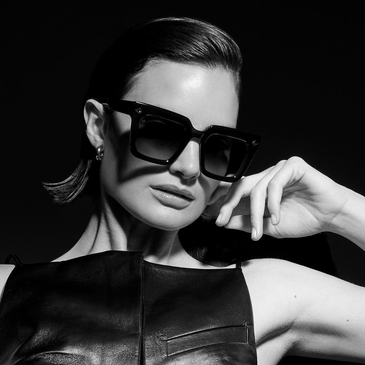 files/corniche-thenri-squaresunglasses-1.jpg