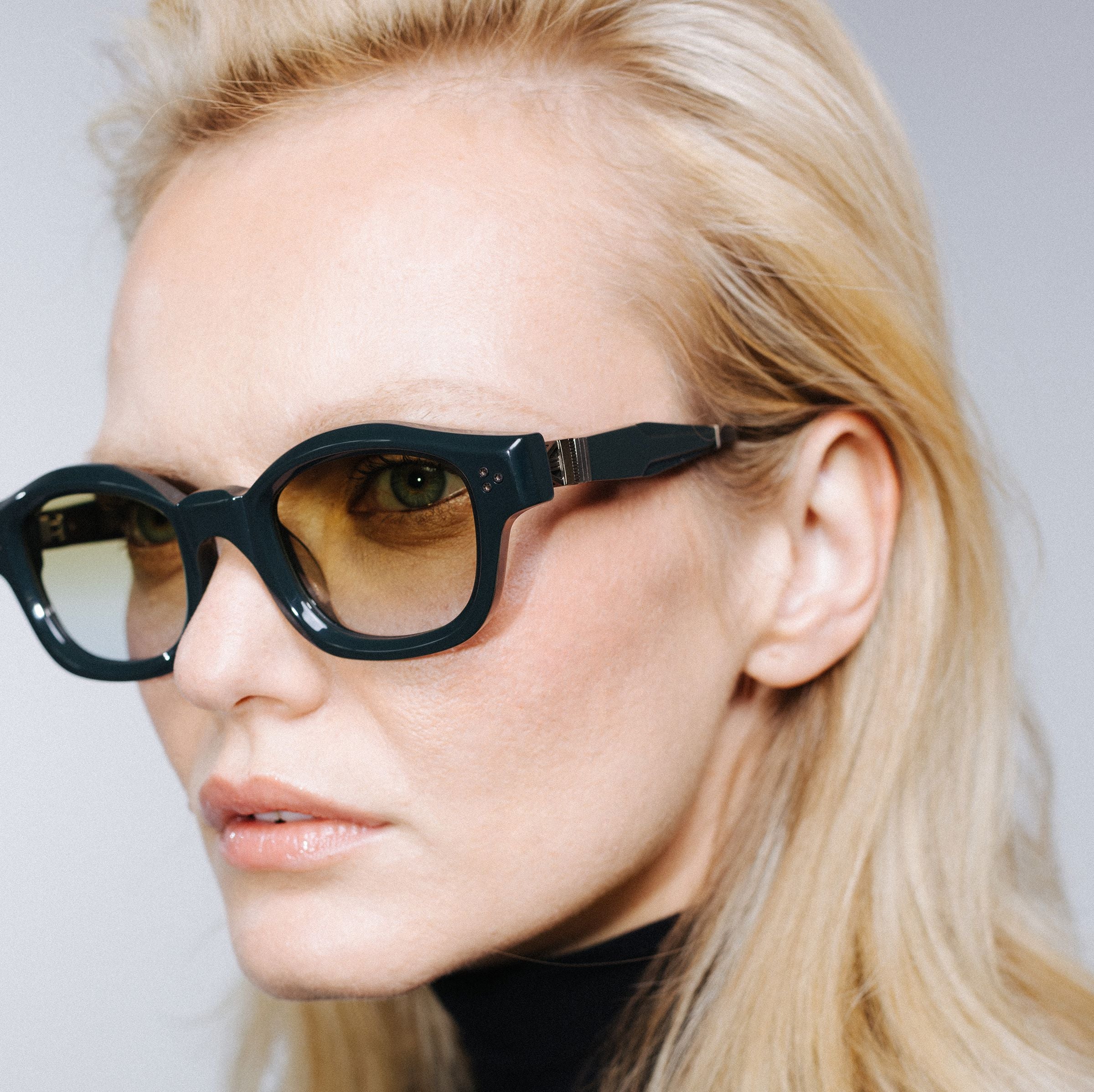 V2 Sunglasses T HENRI