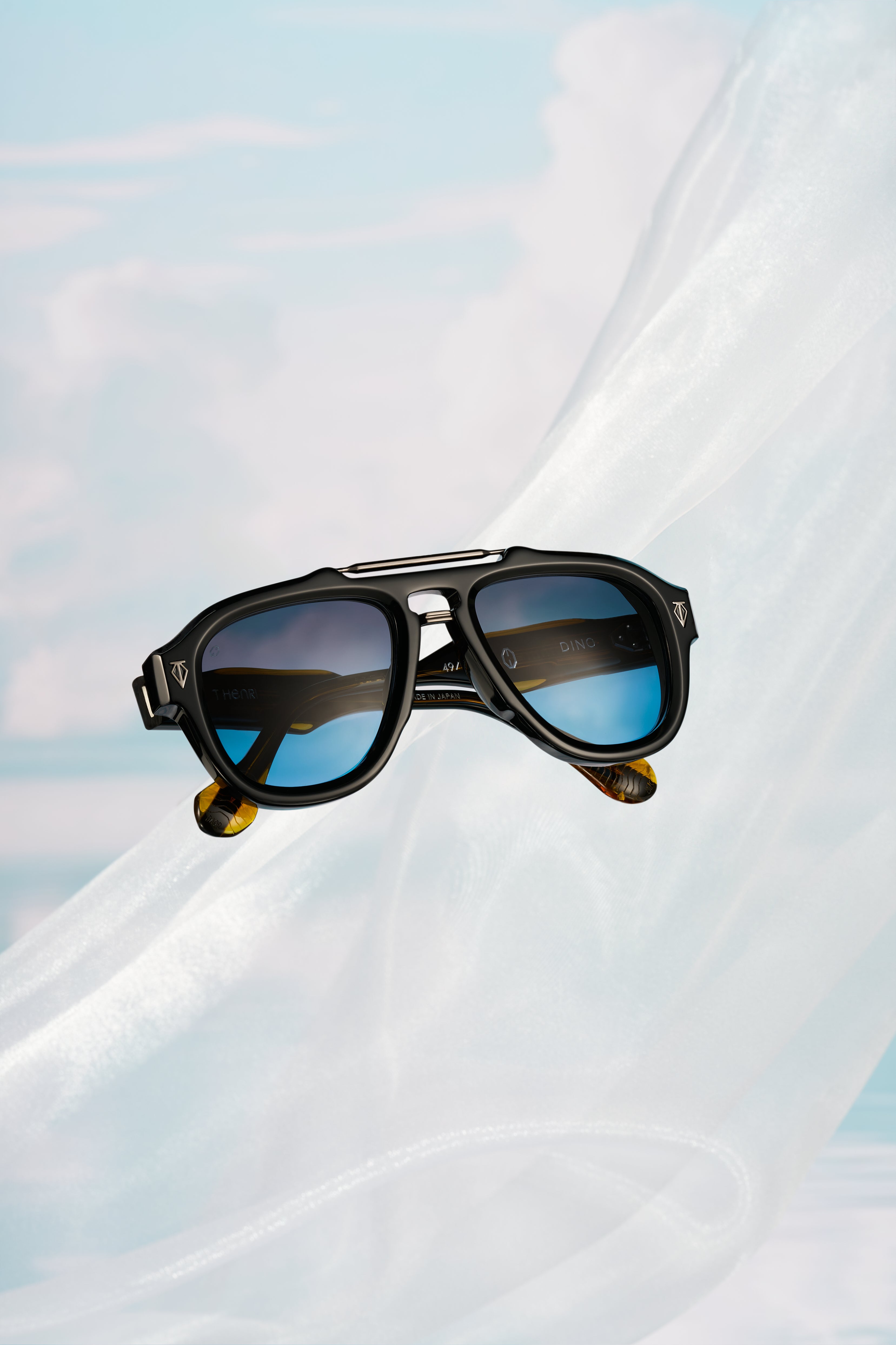 files/DINO_THENRI_Overcast_Designer_Sunglasses_Creative_114.jpg